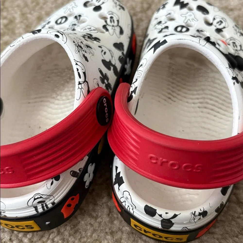 Mickey Crocs - Picture 5 of 6